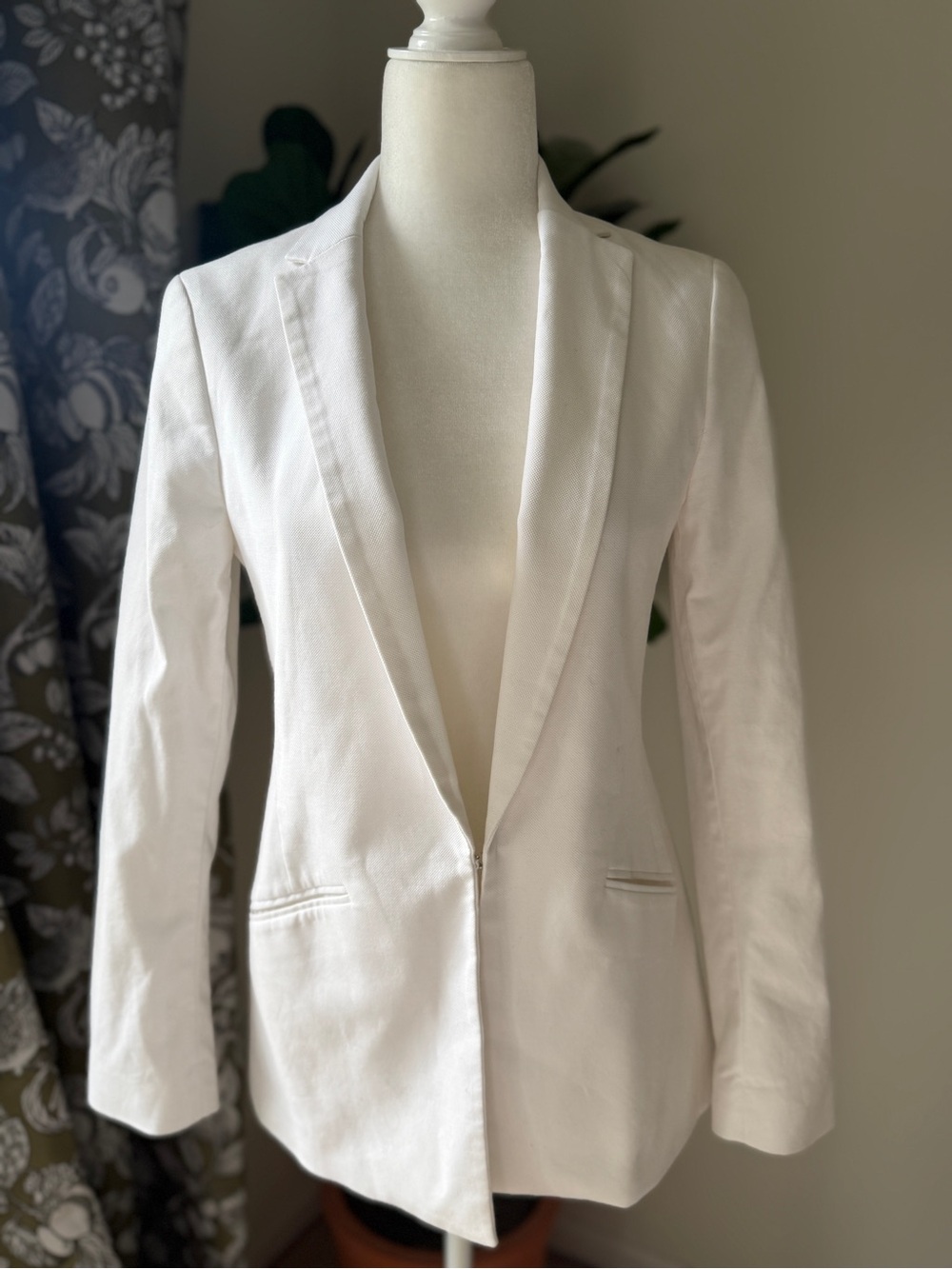 Banana Republic White Tailored Single-Button Blazer
